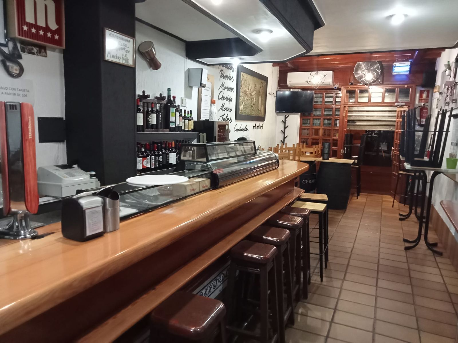 Imagen del interior del local Imagen del interior del local