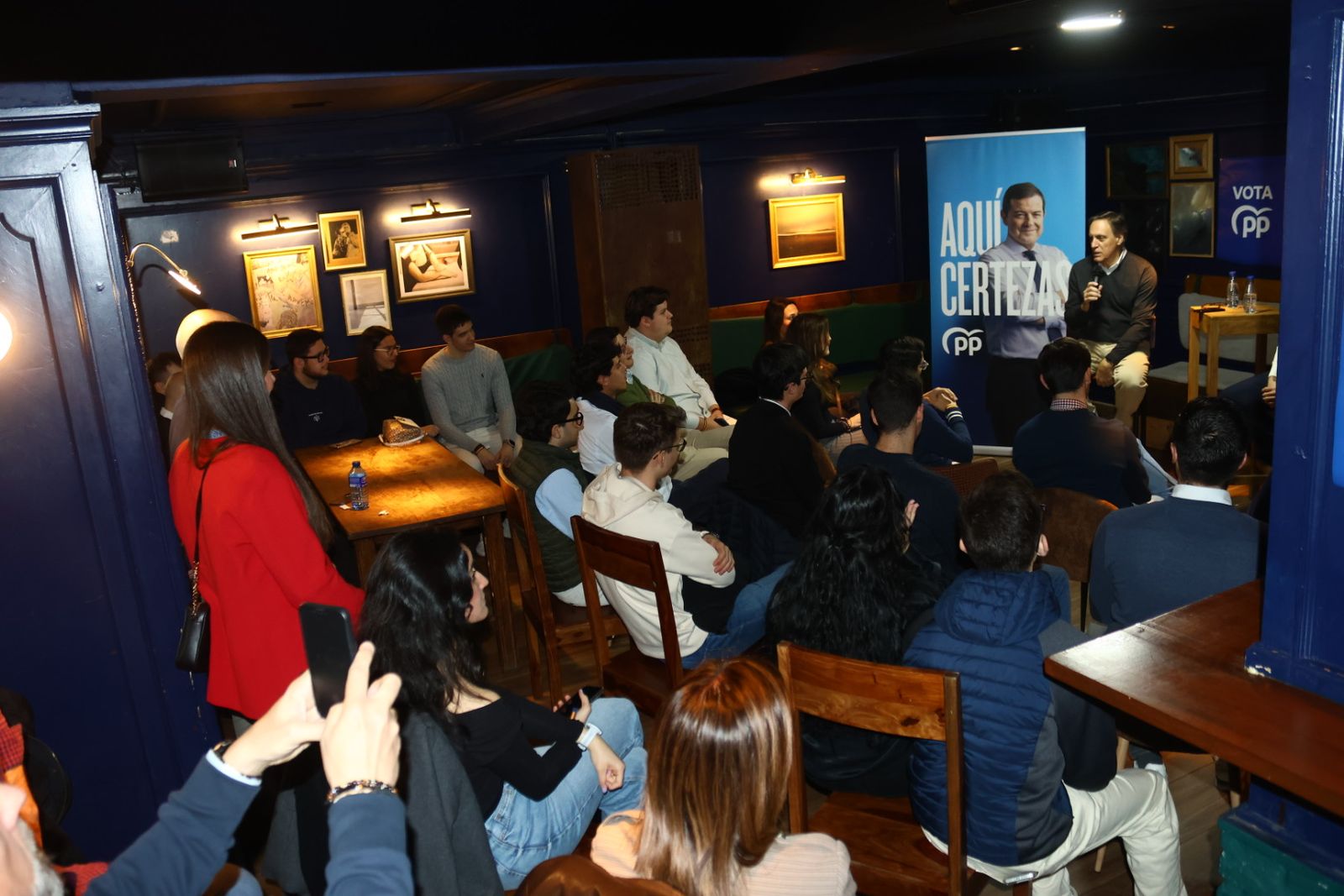 Carlos García Carbayo y Ángel Porras participan en un encuentro con jóvenes