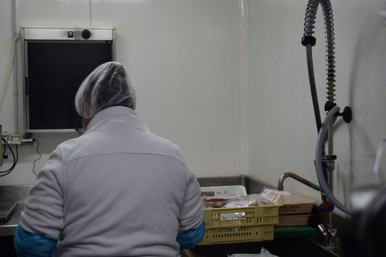 la-delegada-territorial-leticia-garcia-visita-la-cocina-de-linea-fria-del-complejo-asistencial-de-zamora-tras-las-obras-de-mejora-29