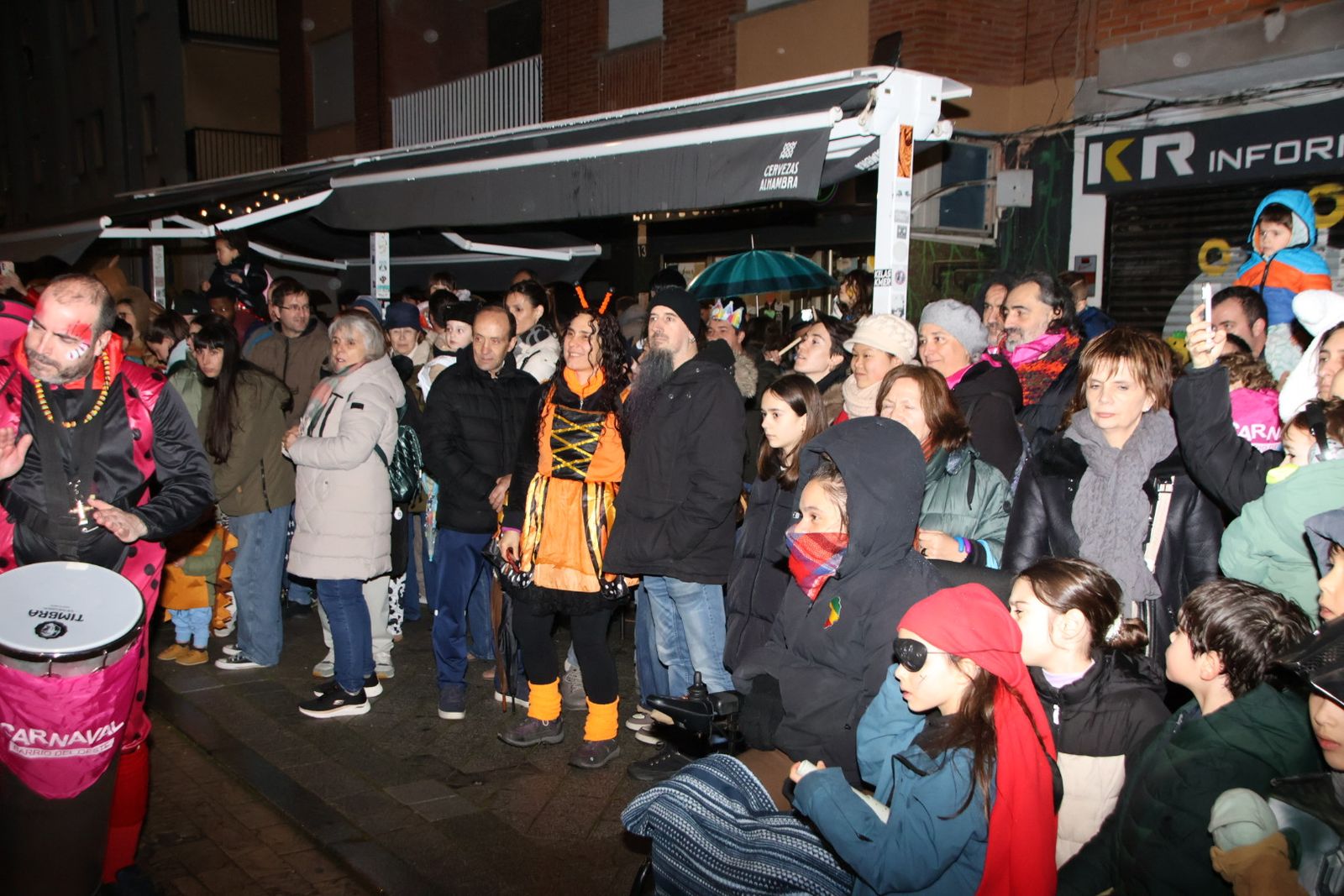 Desfile de disfraces con pasacalles a cargo de Blocco Charr