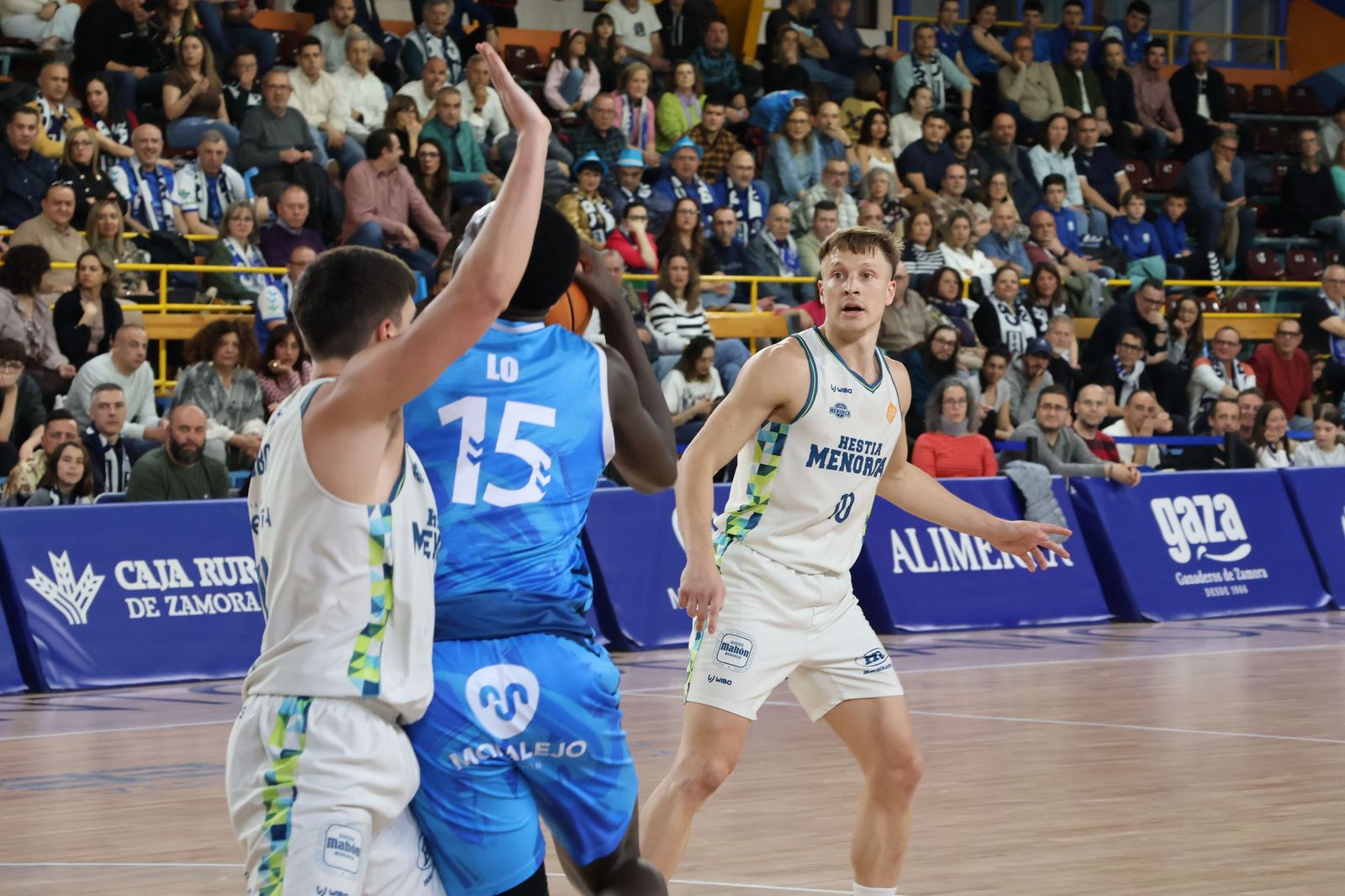 GALERÍA | El duelo entre el CB Zamora y el Hestia Menorca, en imágenes