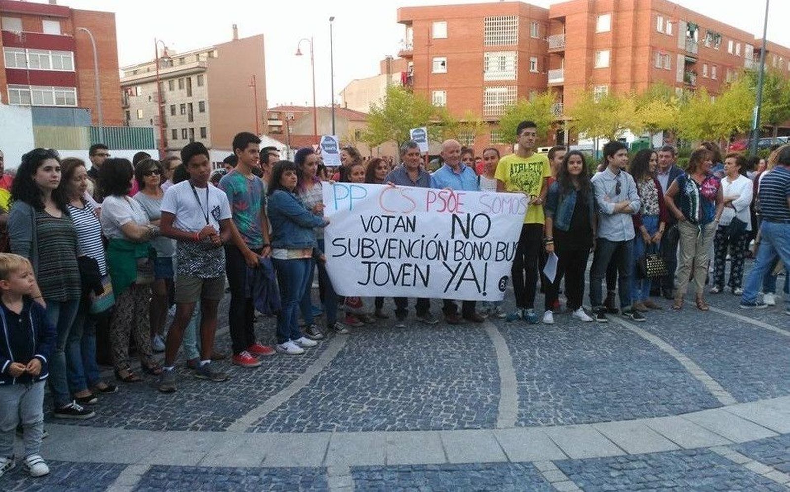 Si no se está bonificando el autobús a los jóvenes es porque no hay voluntad política