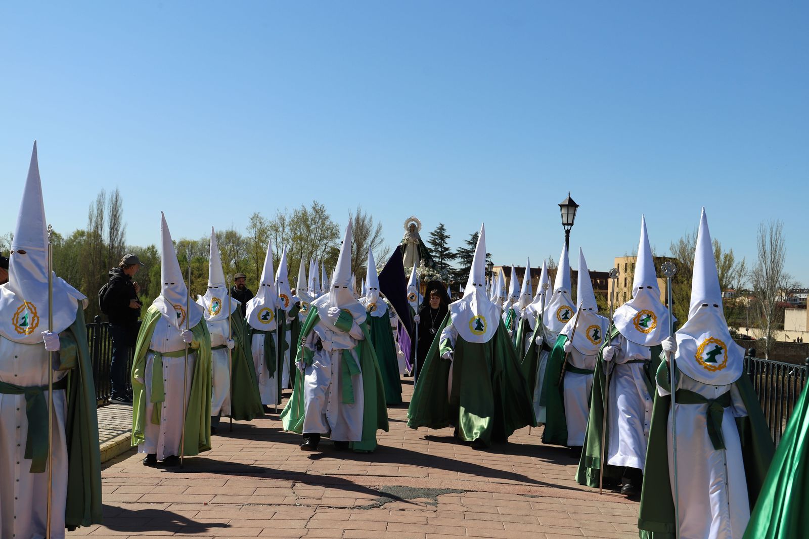 cofradia-virgen-de-la-esperanza-14