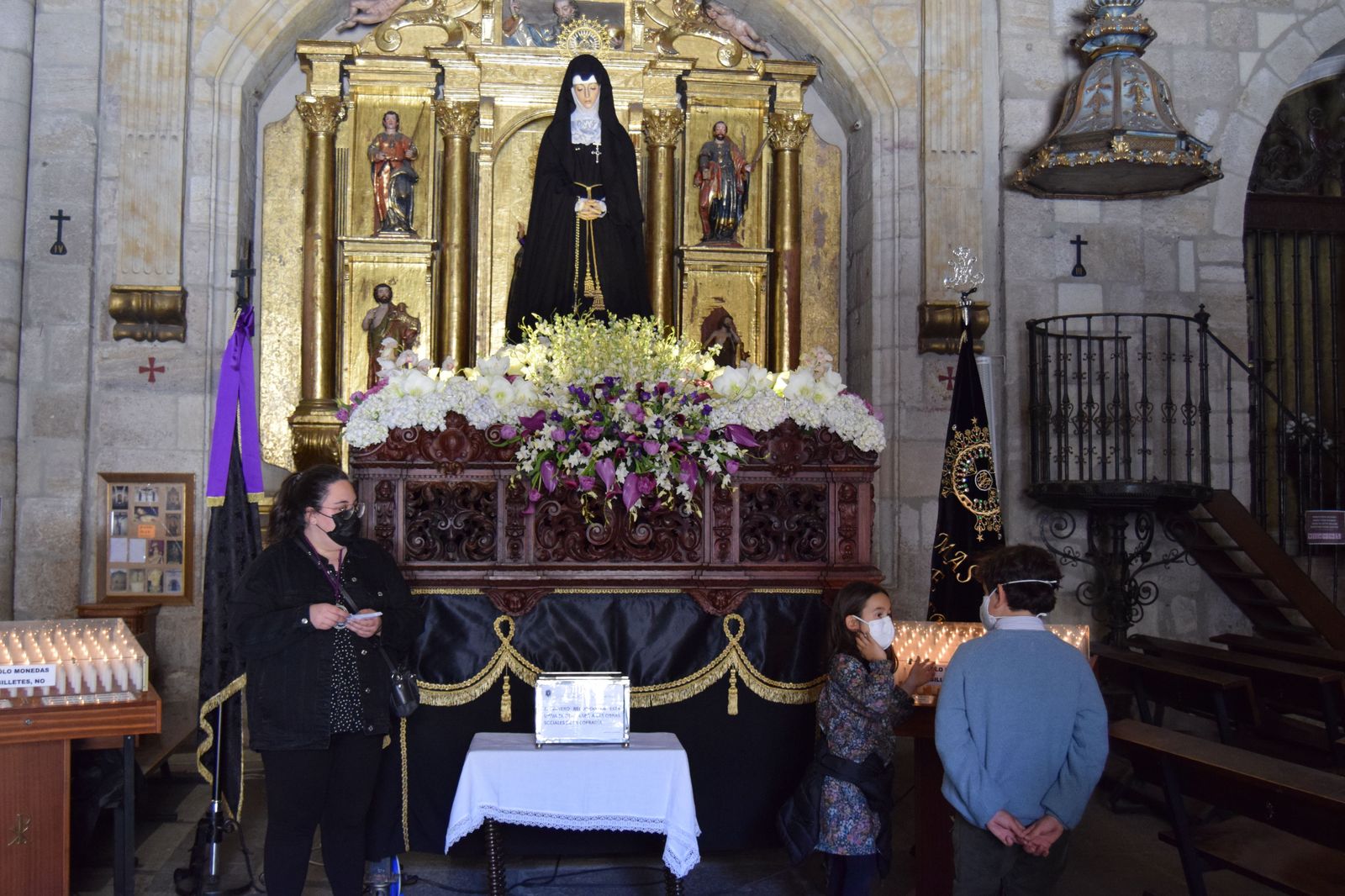 velo-de-luto-para-la-soledad-en-san-juan-9