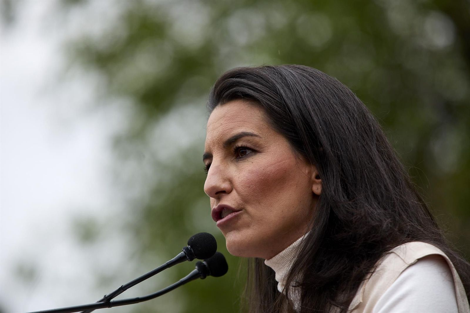 Monasterio condena las amenazas a Ayuso y recuerda que sigue "esperando" que la izquierda lo haga con Vox