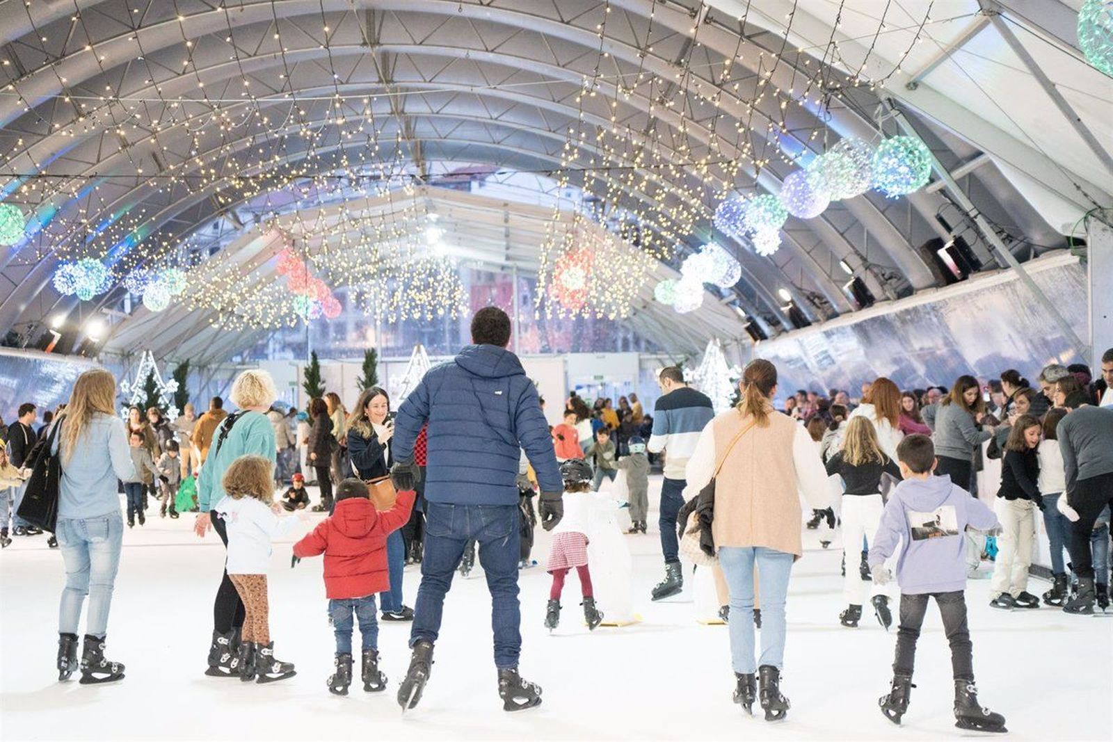 Pista de hielo en Bilbao-Imagen de archivo
