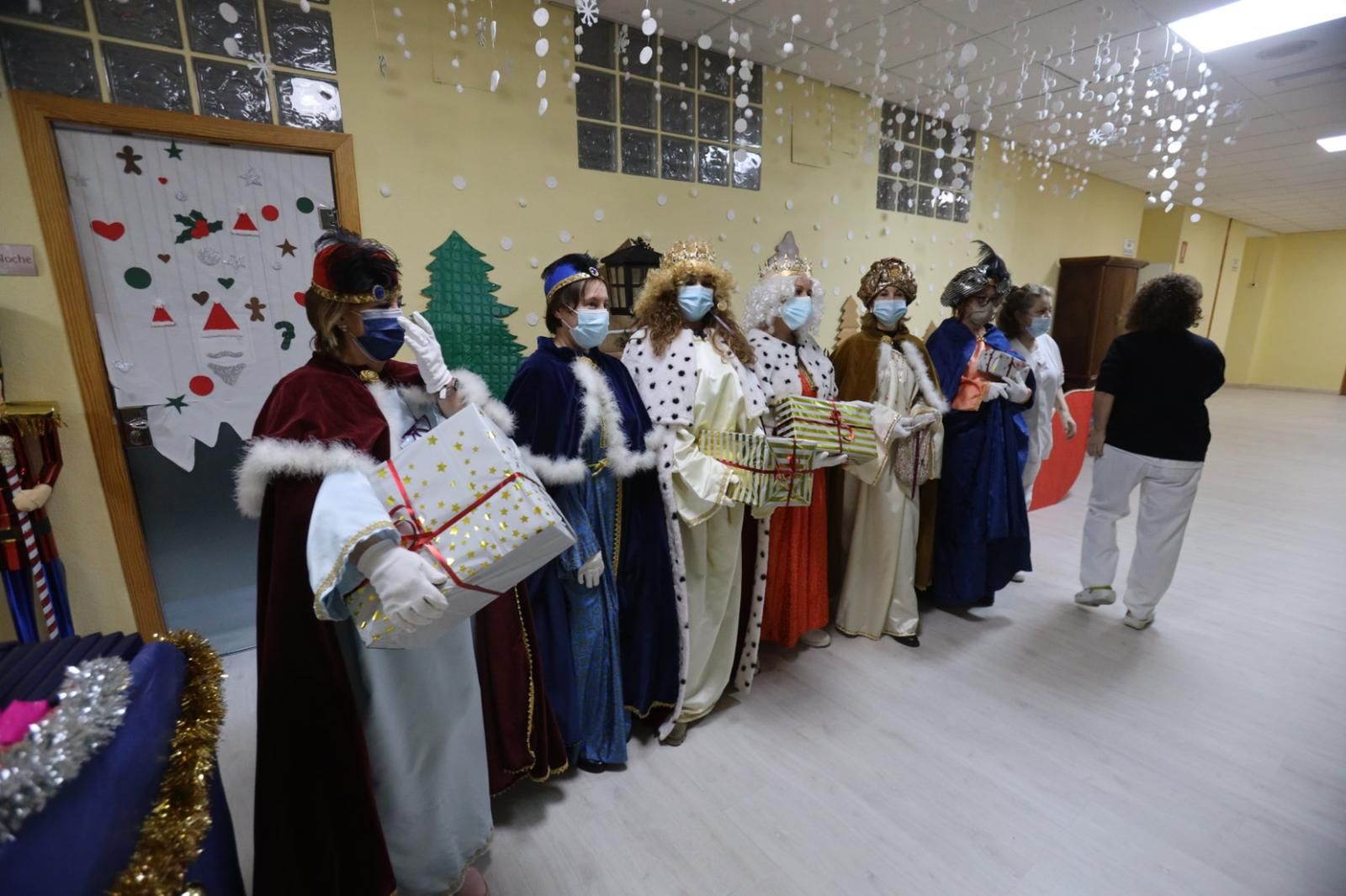 residencia-asistida-provincial-cabalgata-de-reyes-magos-con-reparto-de-regalos-2
