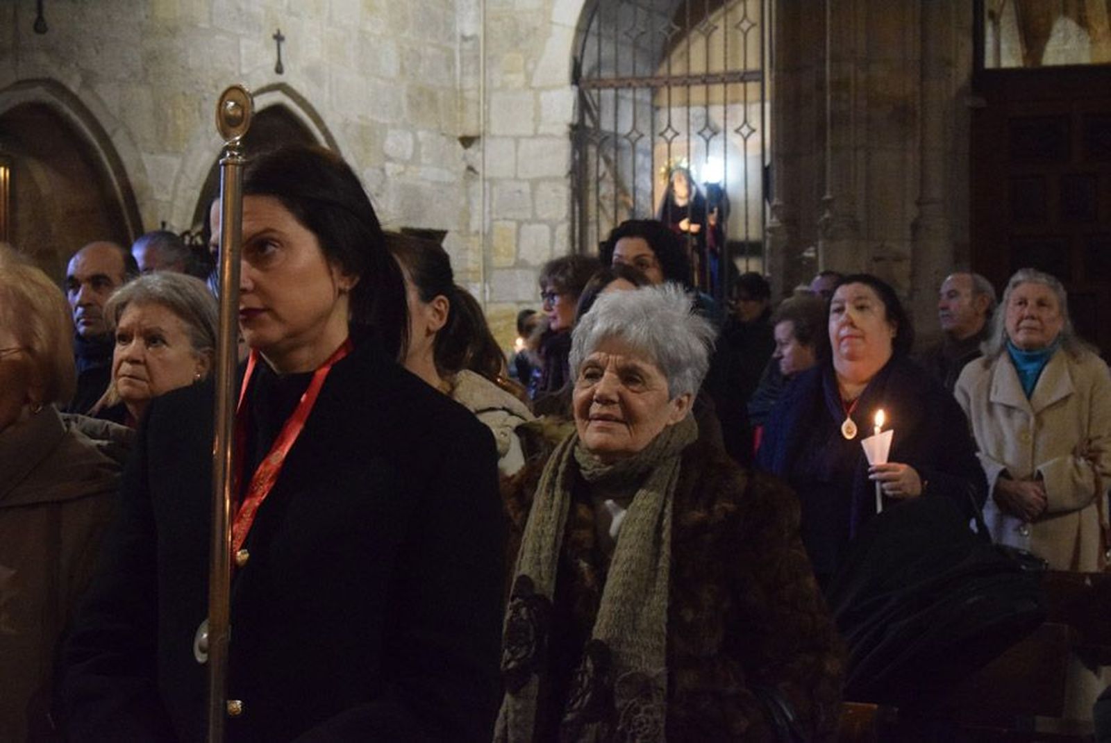 las-candelas-vuelven-a-unir-la-iglesia-de-san-juan-con-la-de-san-vicente-30