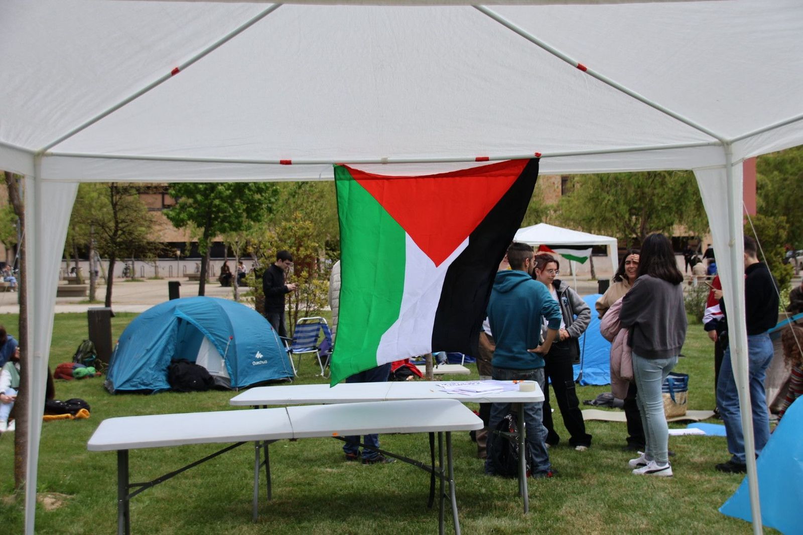 Acampada de universitarios en solidaridad con Palestina