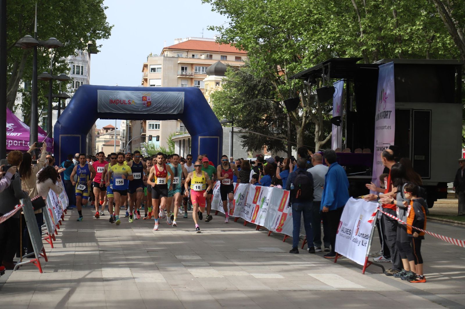 Carrera y marcha por el Día de Castilla y León en Zamora