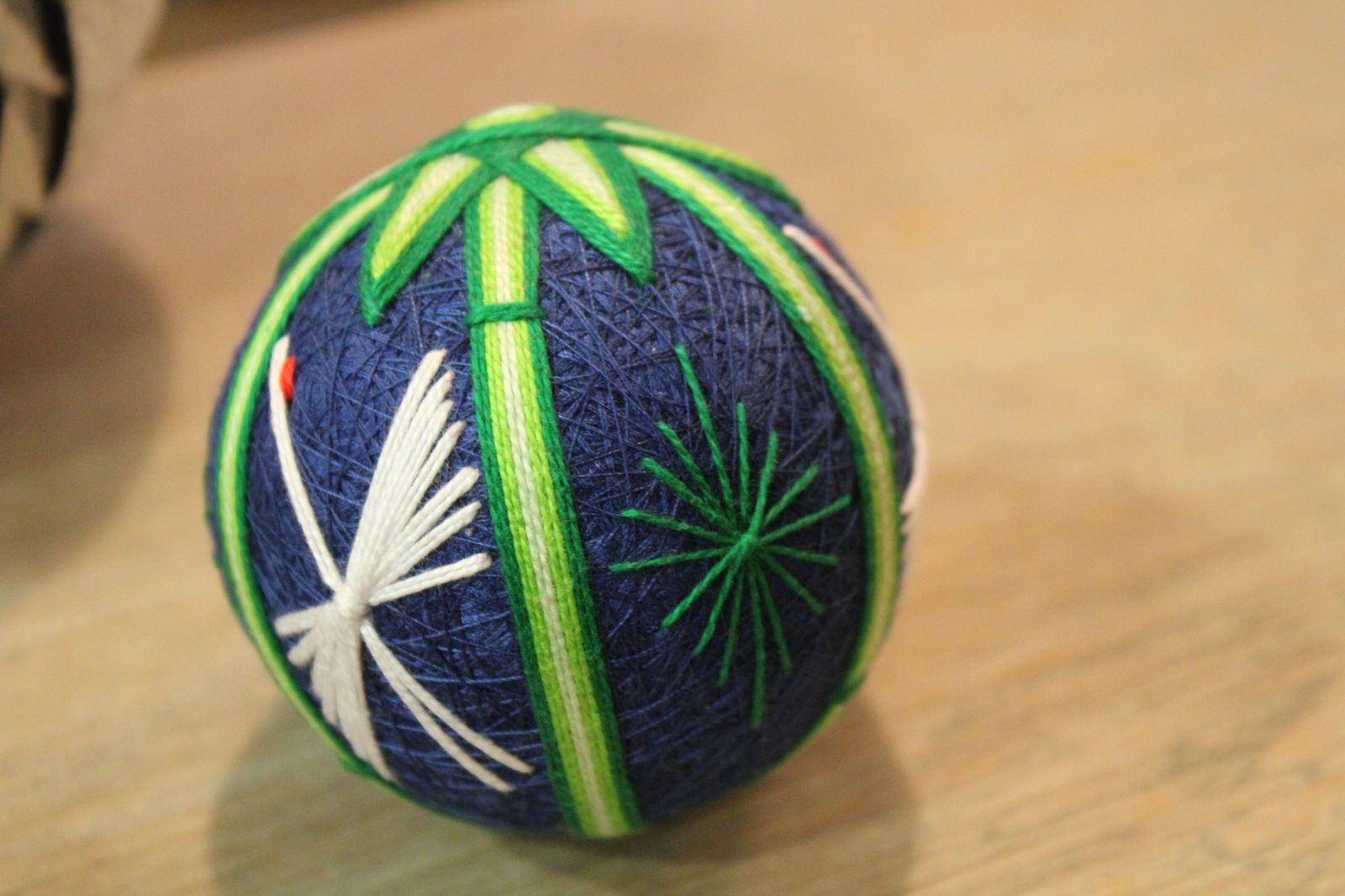 temari-artesania-tradicional-japonesa-elaborada-en-el-centro-cultural-hispano-japones-en-salamanca-18