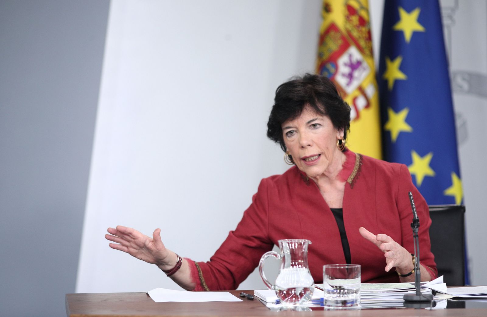 La ministra de Educación y Formación Profesional, Isabel Celaá, en la rueda de prensa tras el Consejo de Ministros donde se ha aprobado esta martes la reforma educativa.