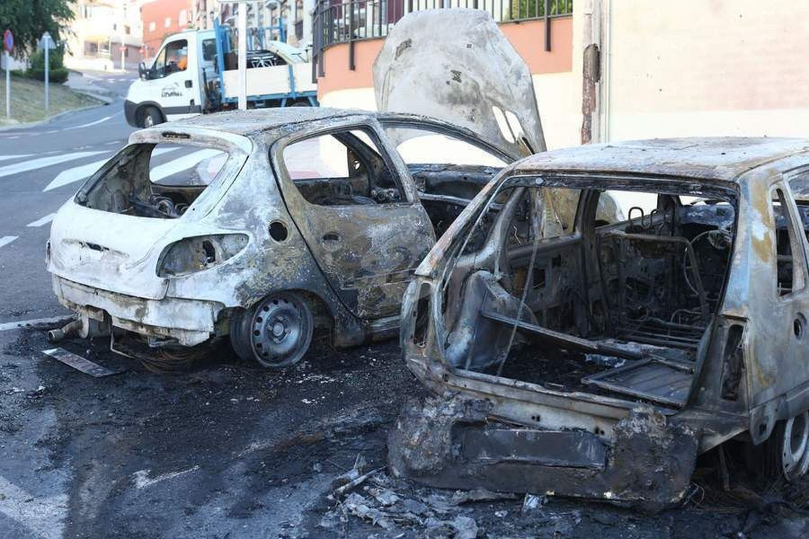 Madrugada de incendios intencionados en coches en Cabrerizos y Villamayor
