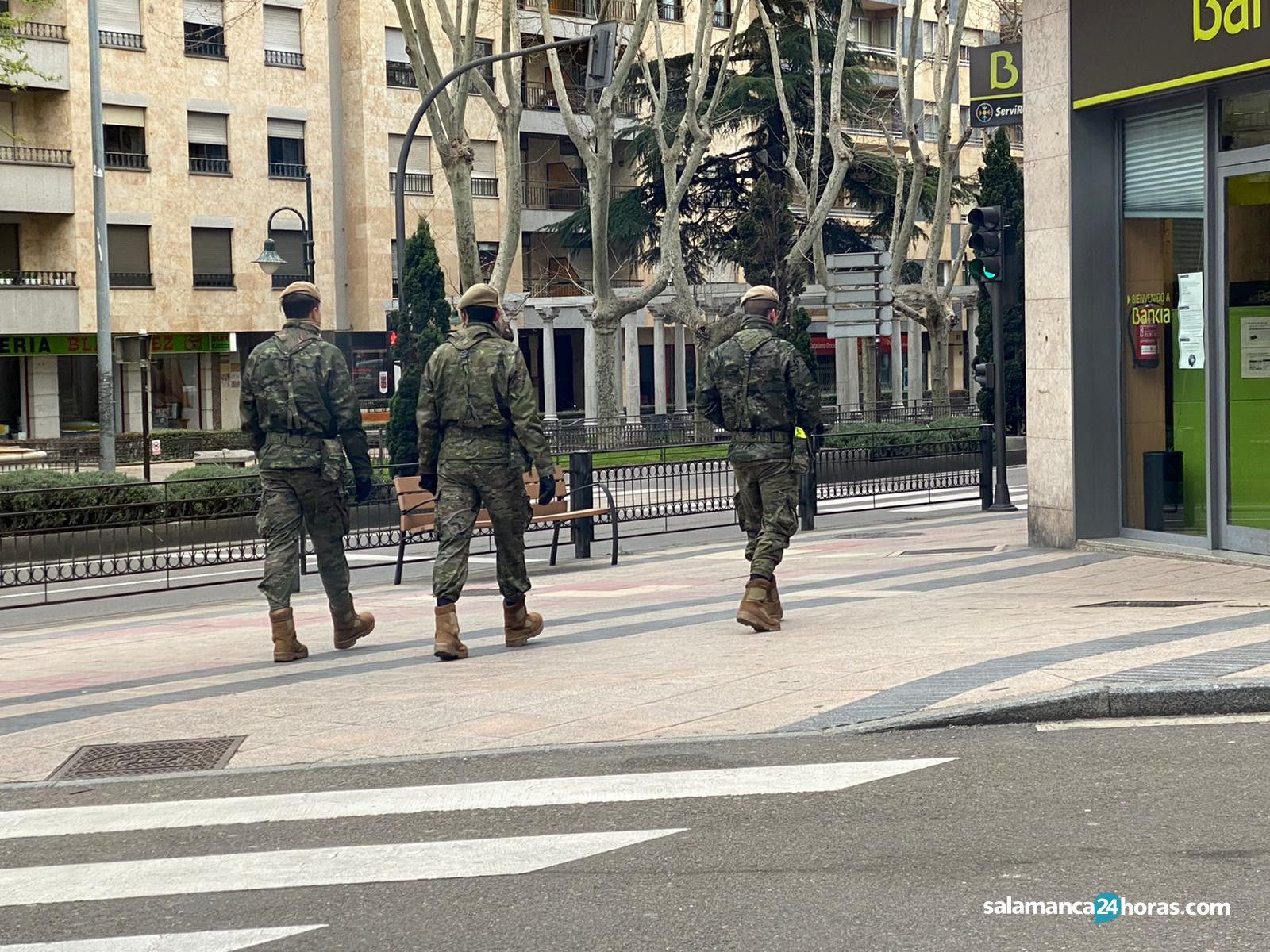 Militares por las calles (2)