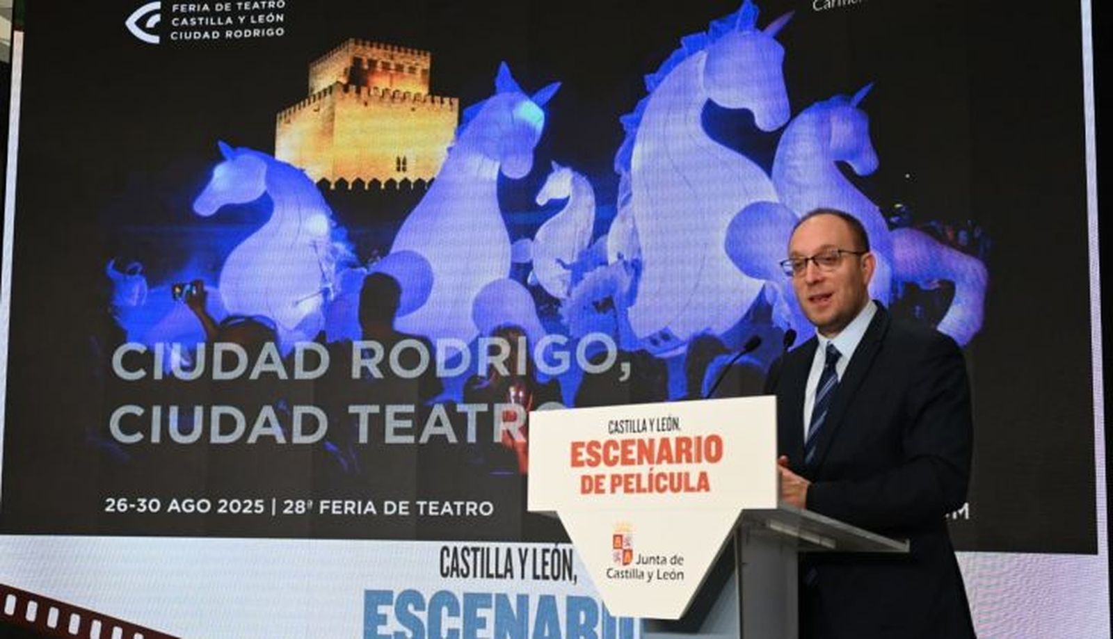 Marcos Iglesias presenta en FITUR 'Ciudad Rodrigo, Ciudad Teatro' 