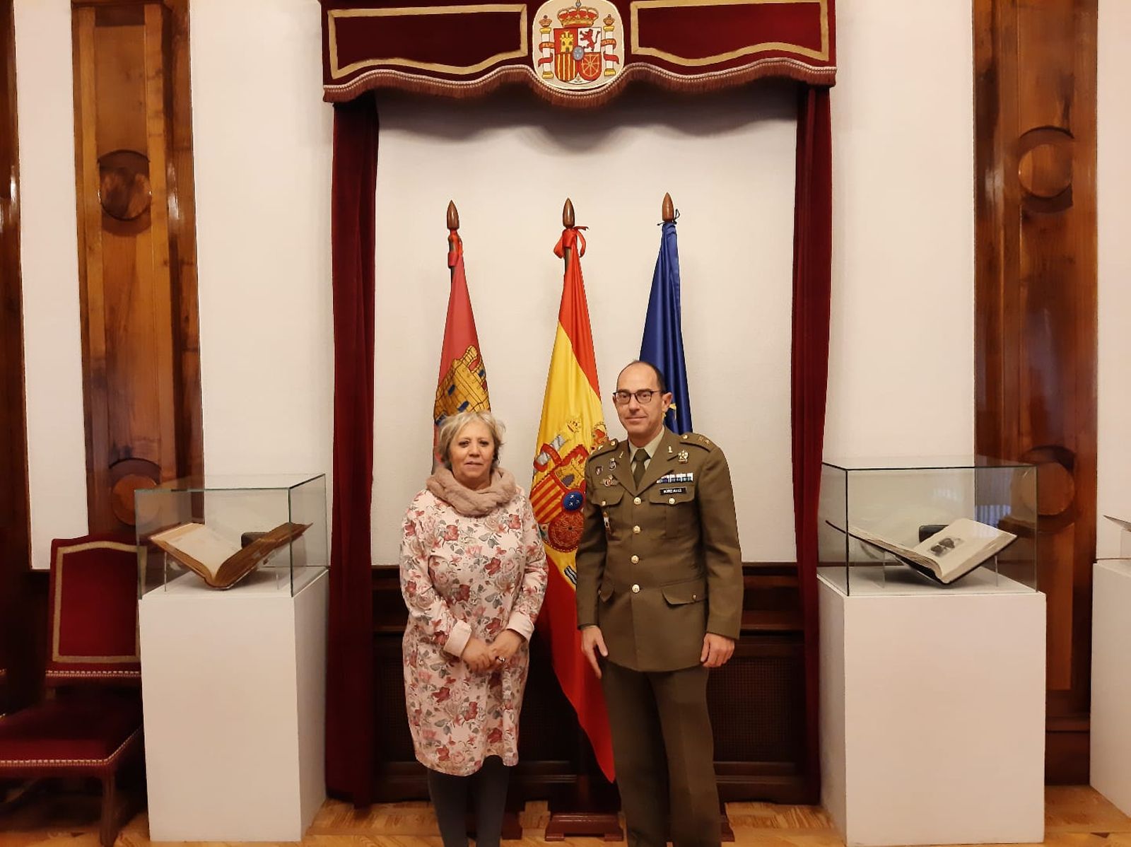 Encarnación Pérez recibe al nuevo mando del Regimiento de Ingenieros 11