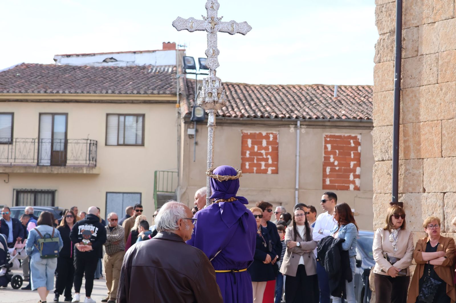 Revive las imágenes de la procesión del Santo Entierro en Fuentesaúco