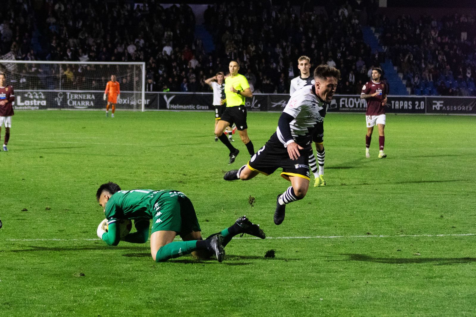 Partido entre Unionistas y Pontevedra en el Reina Sofía