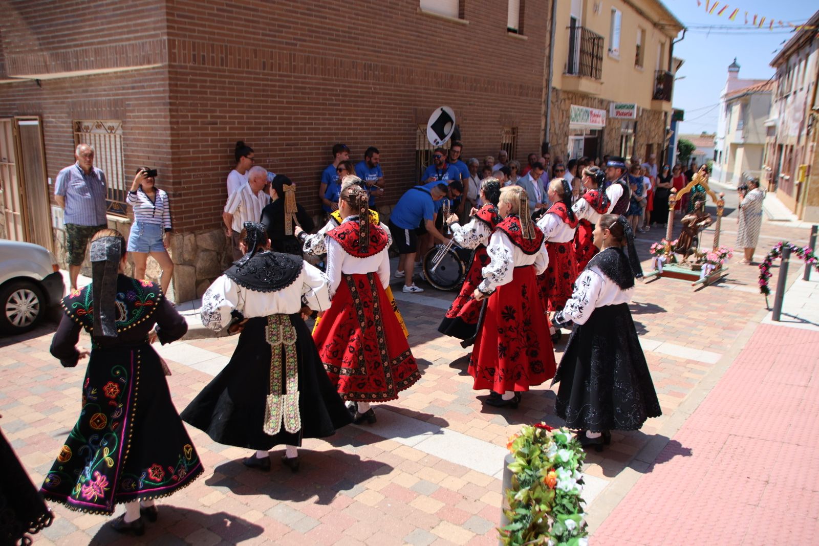 Castellanos de Villiquera Misa y procesión