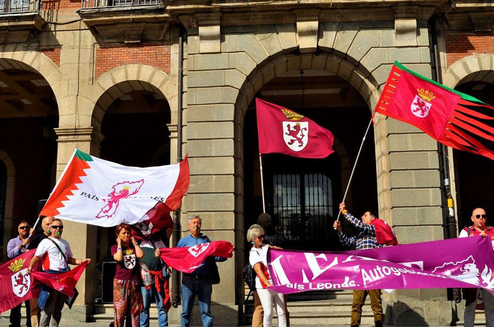 Varios zamoranos reivindican una autonomía leonesista con Zamora, Salamanca y la propia León formando parte de la misma. Archivo.