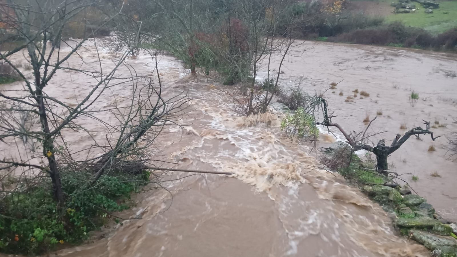 inundaciones-en-la-zonas-de-perena-masueco-y-villarino-4