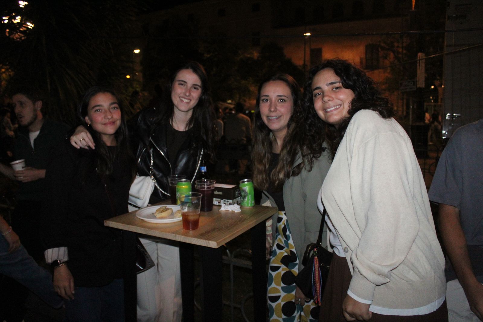 Ambiente en la Feria de Día en la tarde de este jueves