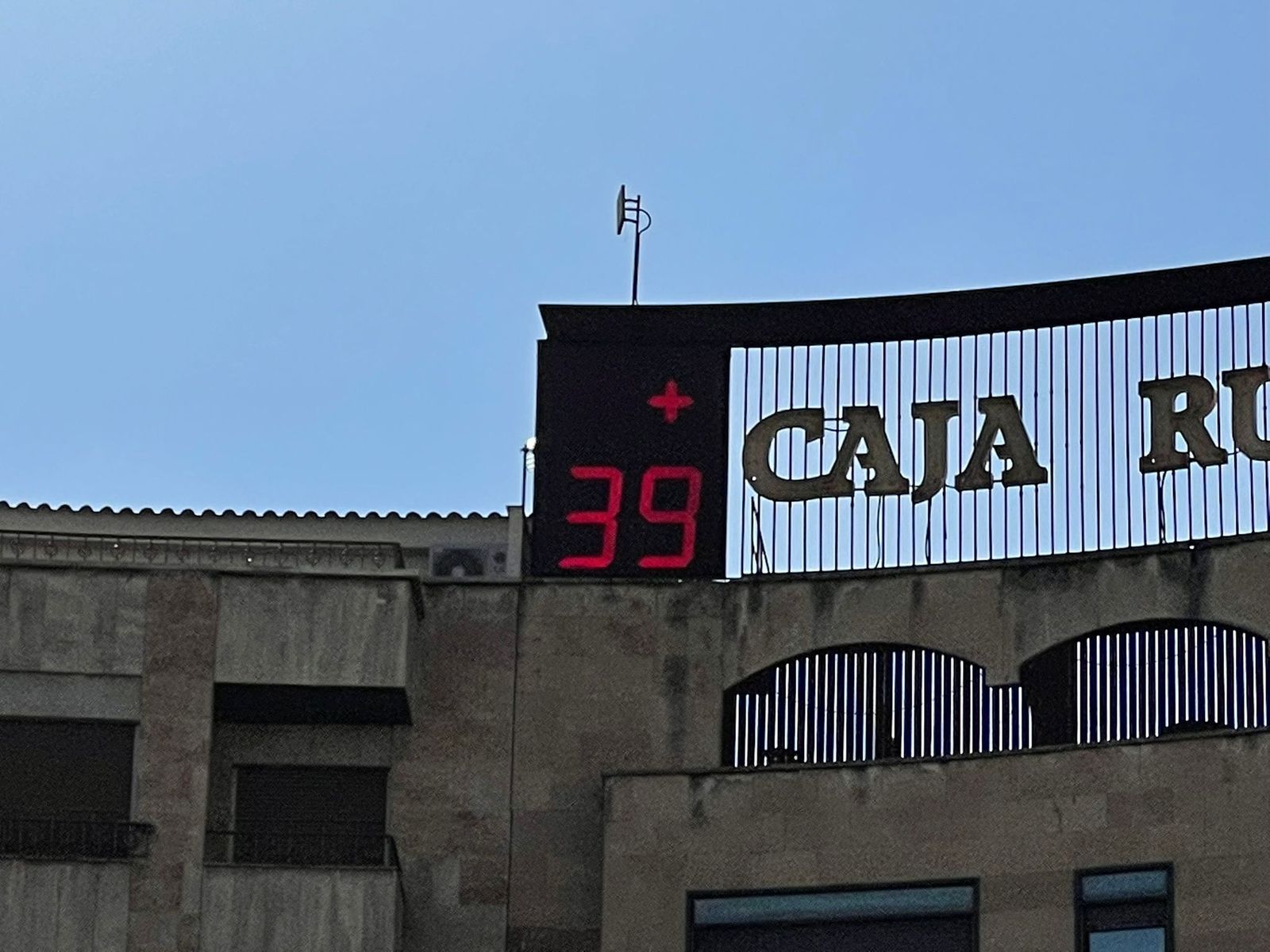 Termómetro de la puerta de Zamora Termómetro de la puerta de Zamora