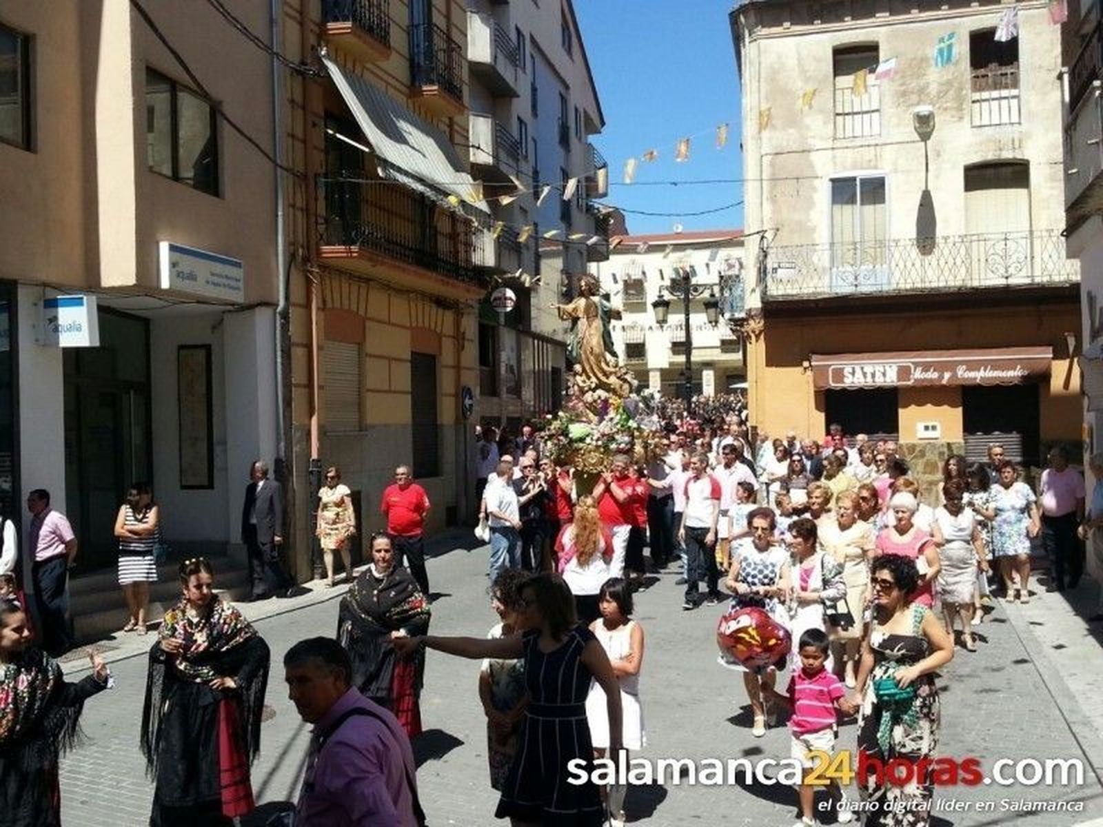 Fiestas en Guijuelo: procesión y ofertorio