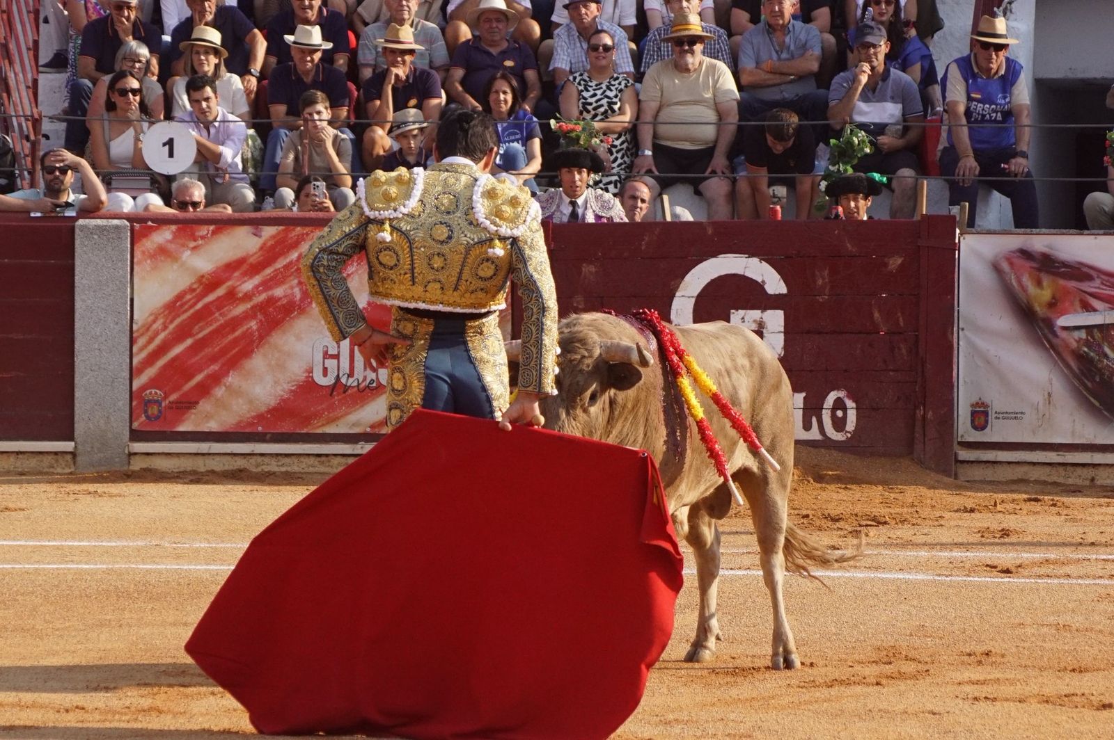 : Emilio de Justo y Diosleguarde cierran en hombros una feria de Guijuelo marcada por las despedidas de El Capea y Javier Castaño