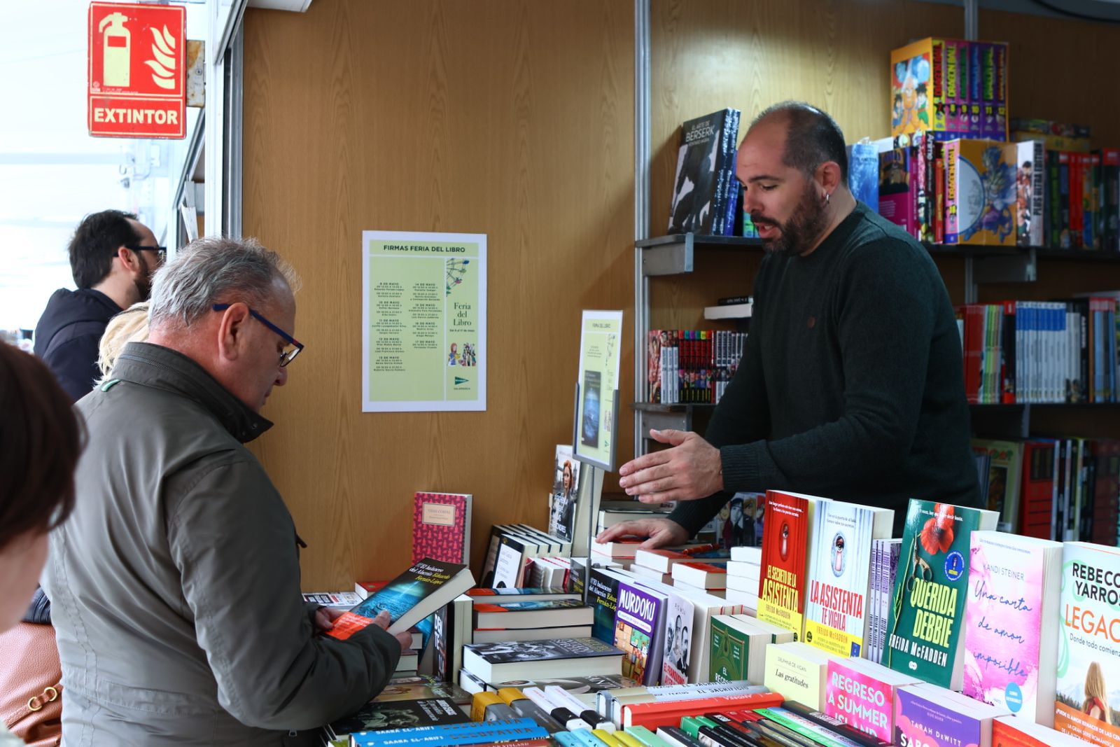 Feria municipal del libro en la Plaza Mayor de Salamanca