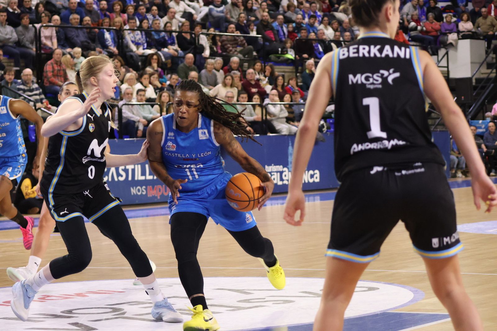 Perfumerías Avenida – Estudiantes