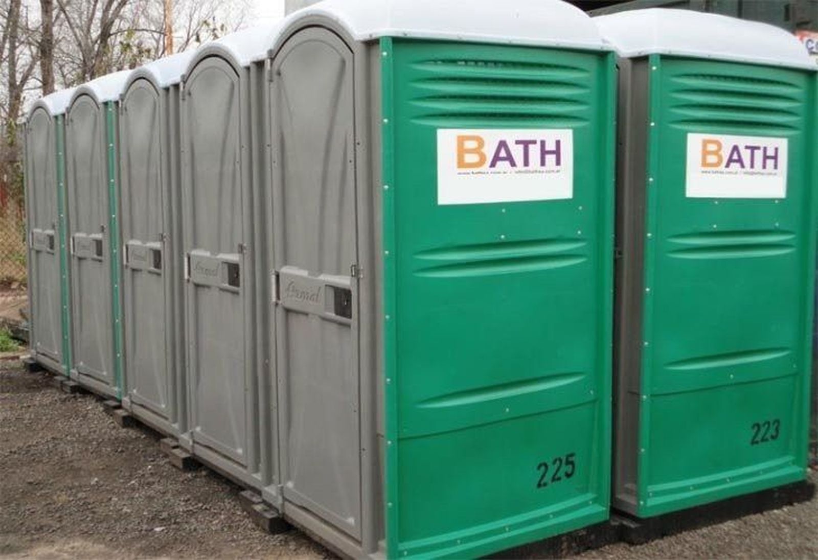 Imagen archivo de baños portátiles