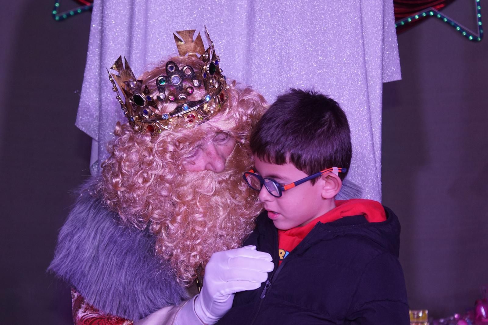 Los Reyes Magos reciben las cartas de los niños de El Encinar