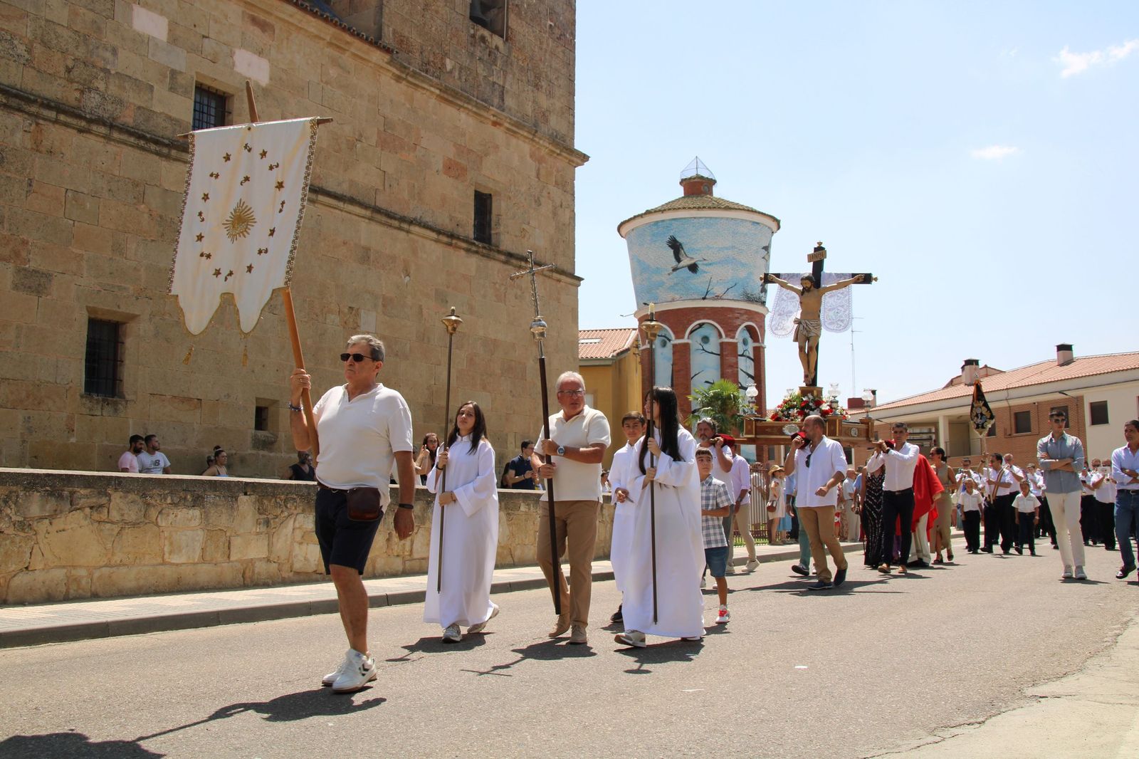 Procesión en honor al Cristo de las Batallas en Castellanos de Moriscos