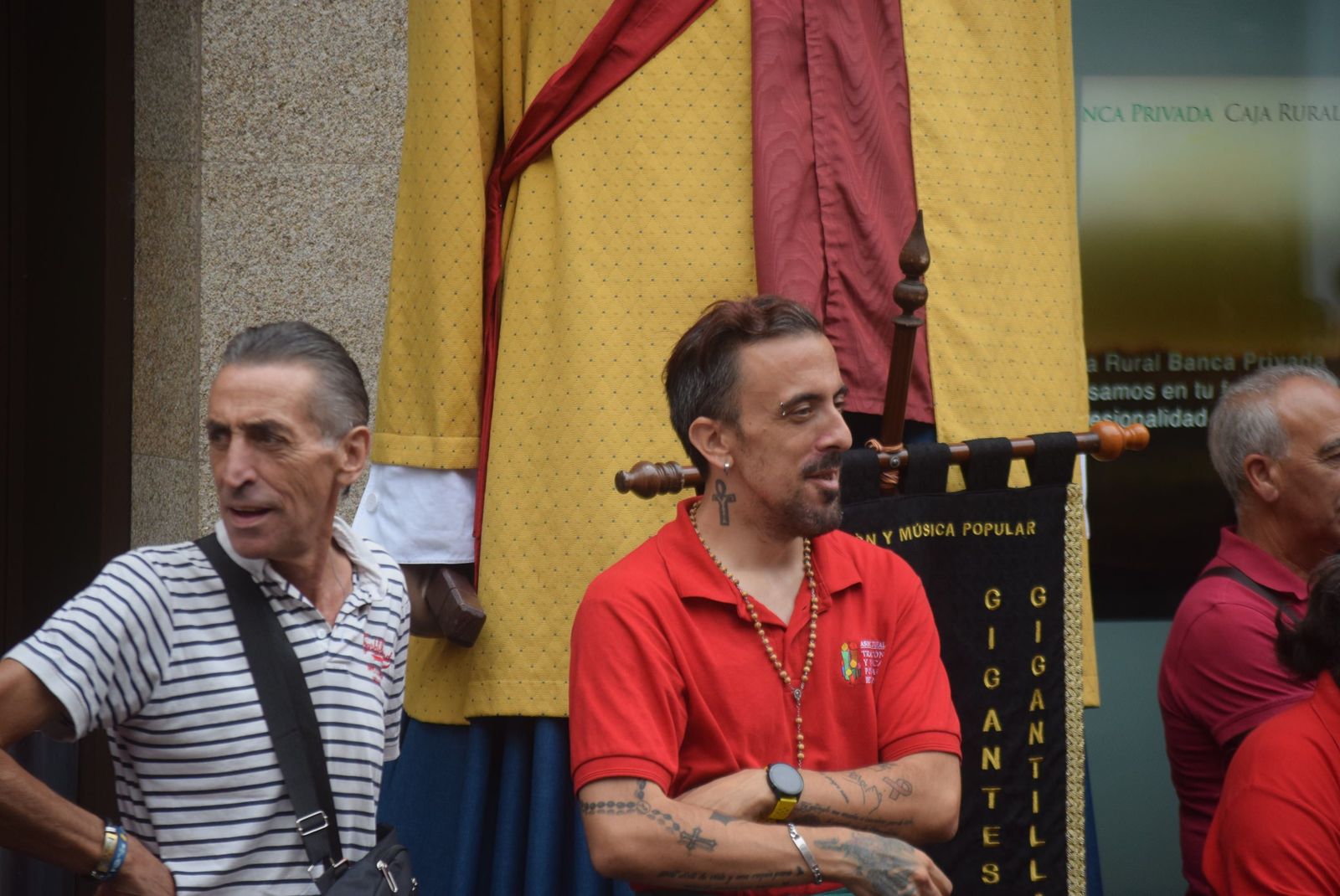 pasacalles-gigantes-y-gigantillas-8