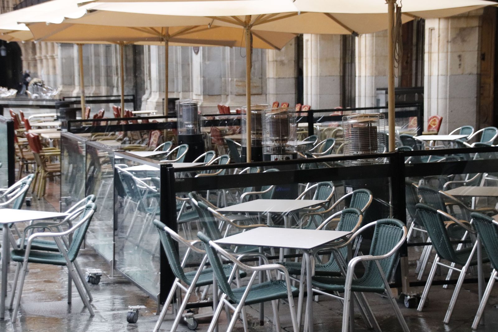 Mamparas en las terrazas de la Plaza Mayor