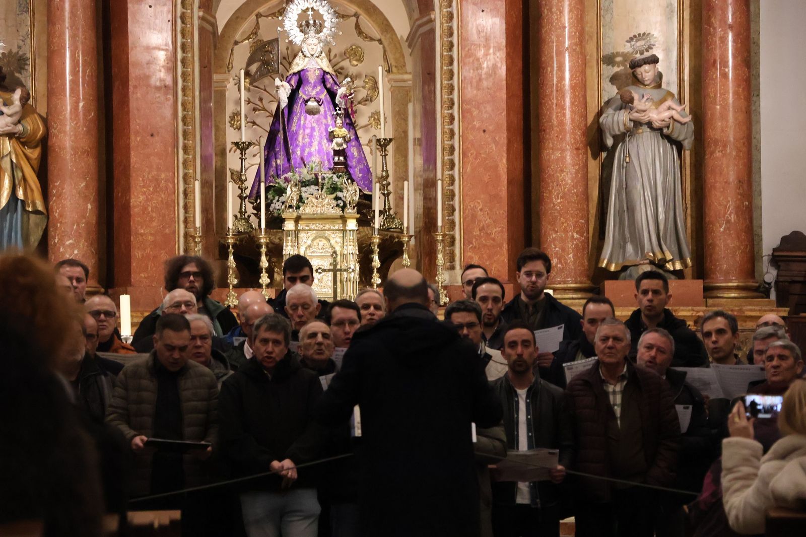 GALERÍA | Silencio rito entrada