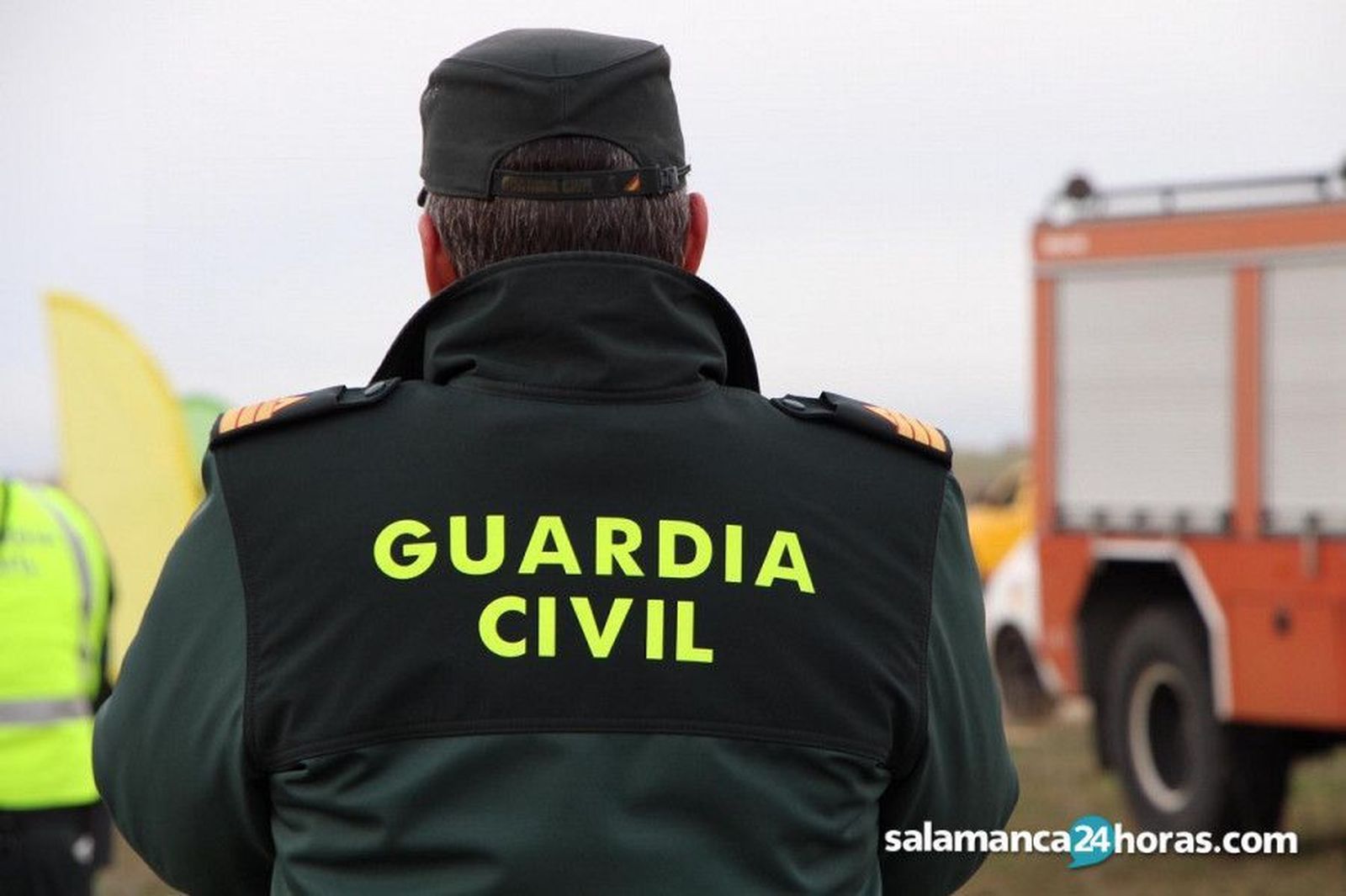 Agente de la Guardia Civil. Agente de la Guardia Civil.