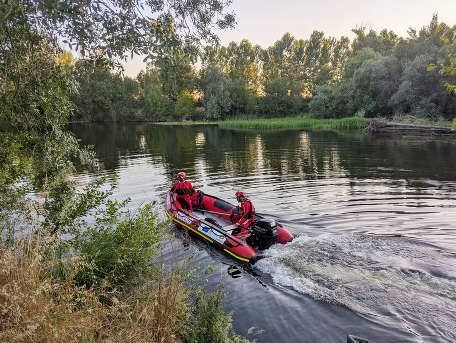 Moviliación de Guardia Civil y Bomberos para encontrar a un chico desaparecido en el río Águeda