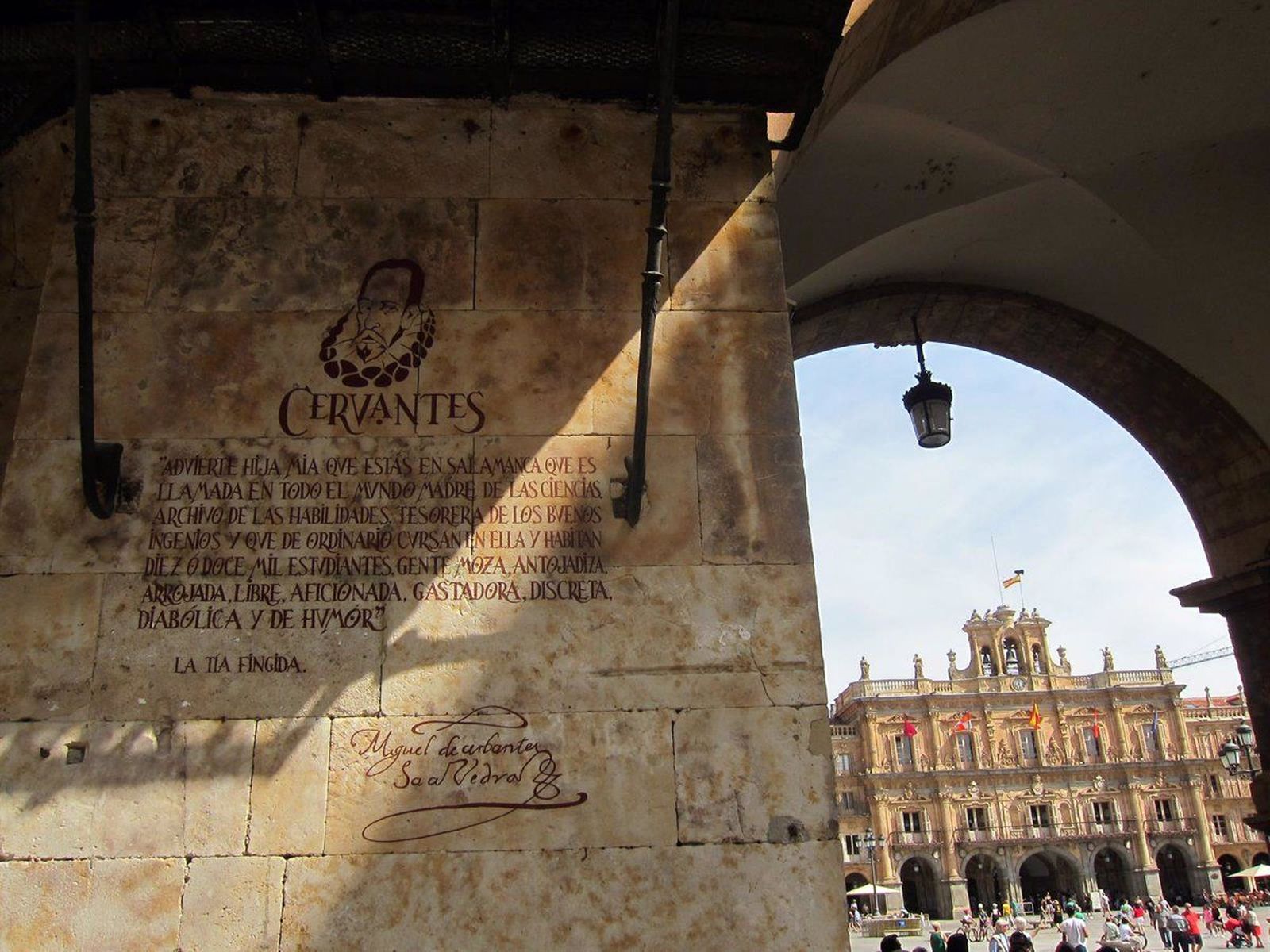 Inscripción de Miguel de Cervantes en la plaza del Corrillo | EP