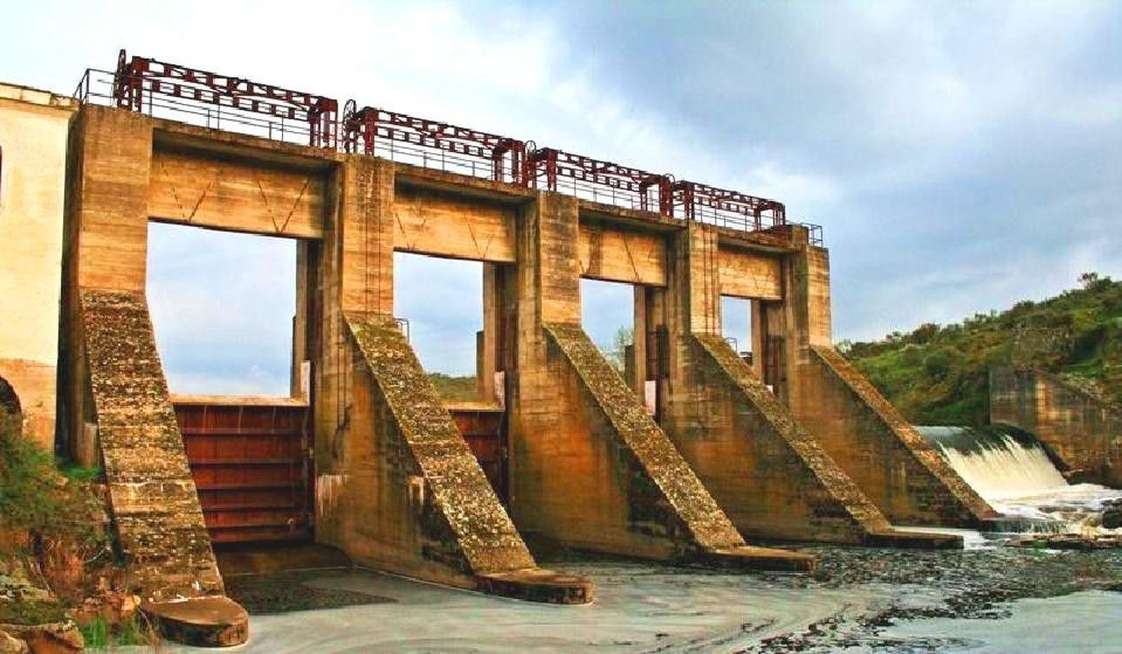 Presa yecla de yeltes