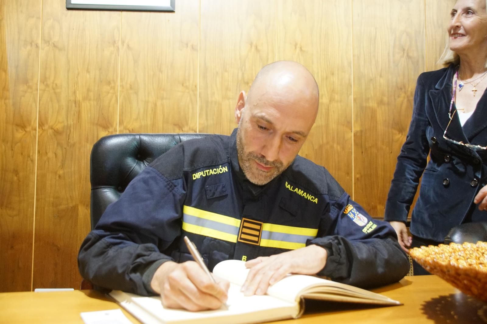 Los Bomberos de la Diputación dan voz al pregón de las fiestas de Alba de Tormes