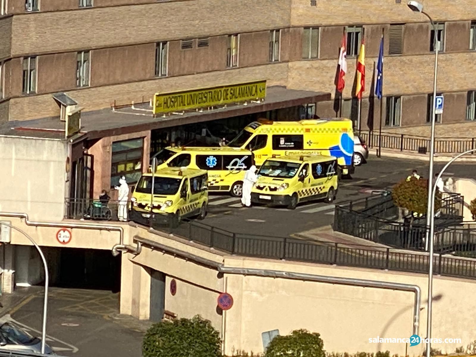 Ambulancias Hospital Clínico coronavirus (3)