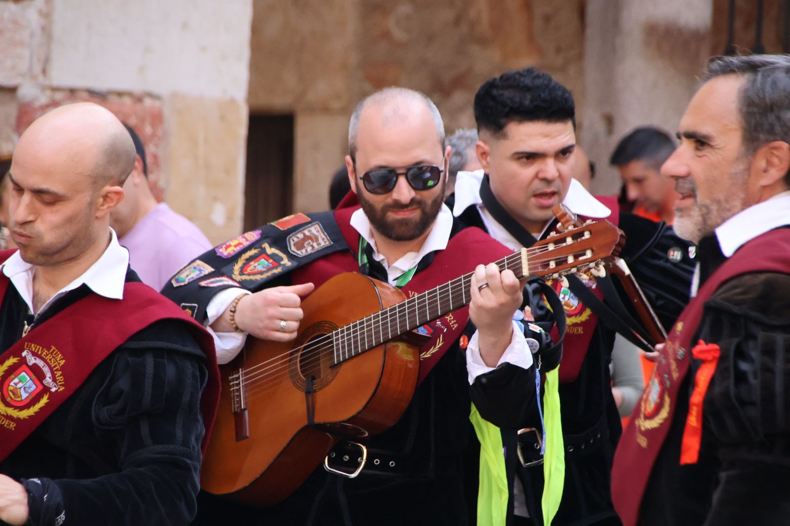 Tunas de toda España cantan al son de la historia por las calles de Salamanca