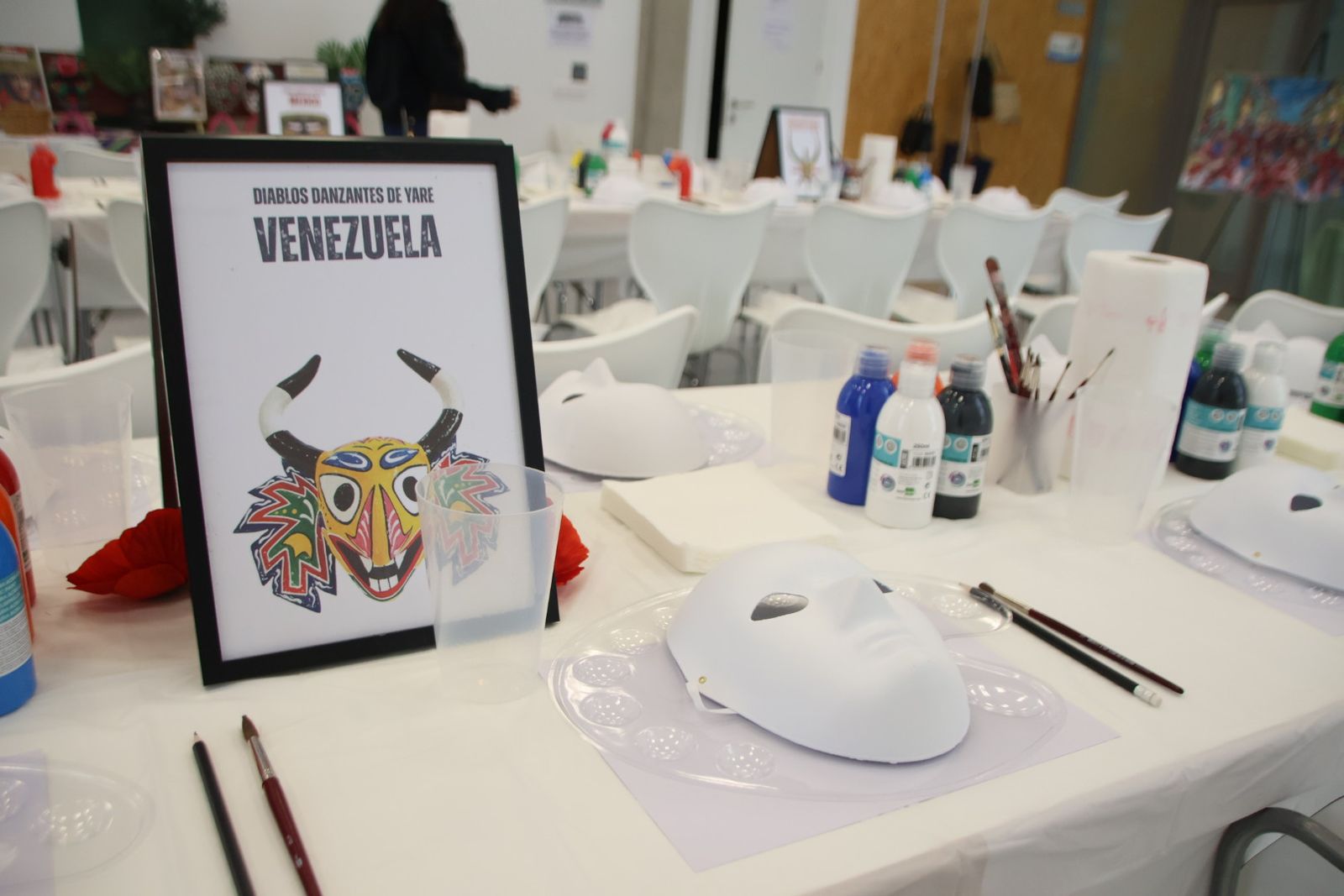 Taller de máscaras tradicionales incluido en la programación del Mes de la Hispanidad