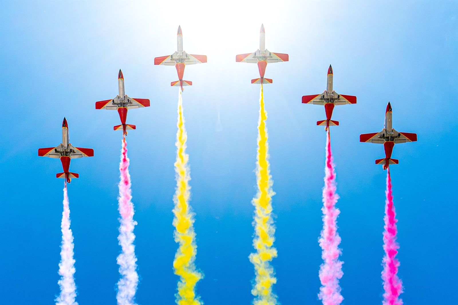Archivo - El grupo de vuelo acrobático del Ejército del Aire y del Espacio Español, La Patrulla Águila sobre vuela el circuito de Jerez, a 28 de abril de 2024 en Cádiz (Andalucía, España). - Francisco J. Olmo - Europa Press - Archivo