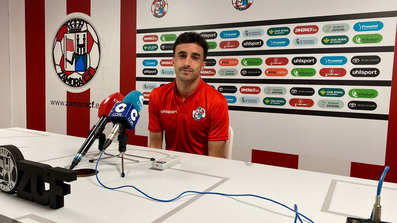 Álex Ares en rueda de prensa