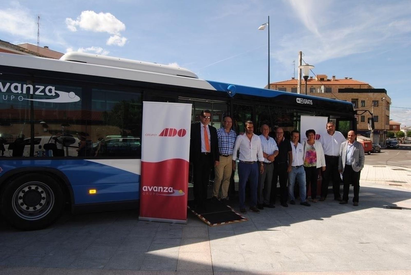 El Ayuntamiento busca soluciones al transporte y a la atención sanitaria y educativa