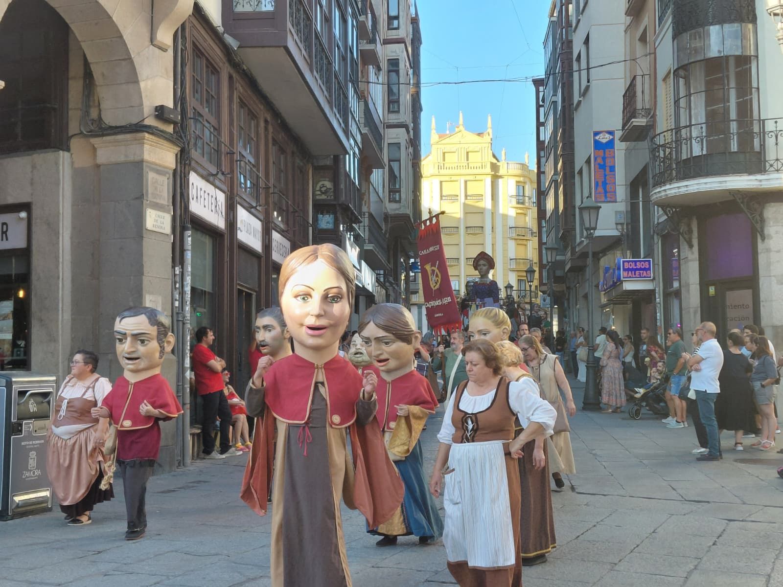 Pasacalles de Cabezudos y Gigantes “El cerco de Zamora” de Capitonis Durii 2025