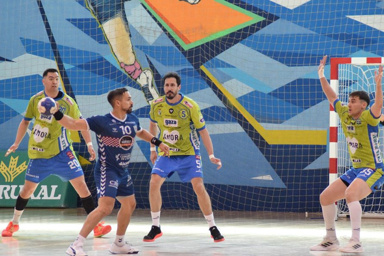 Fer Ruiz en un encuentro anterior del Balonmano Zamora